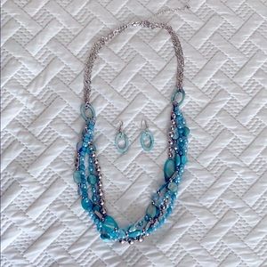 Trendy Necklace and Earrings Set!